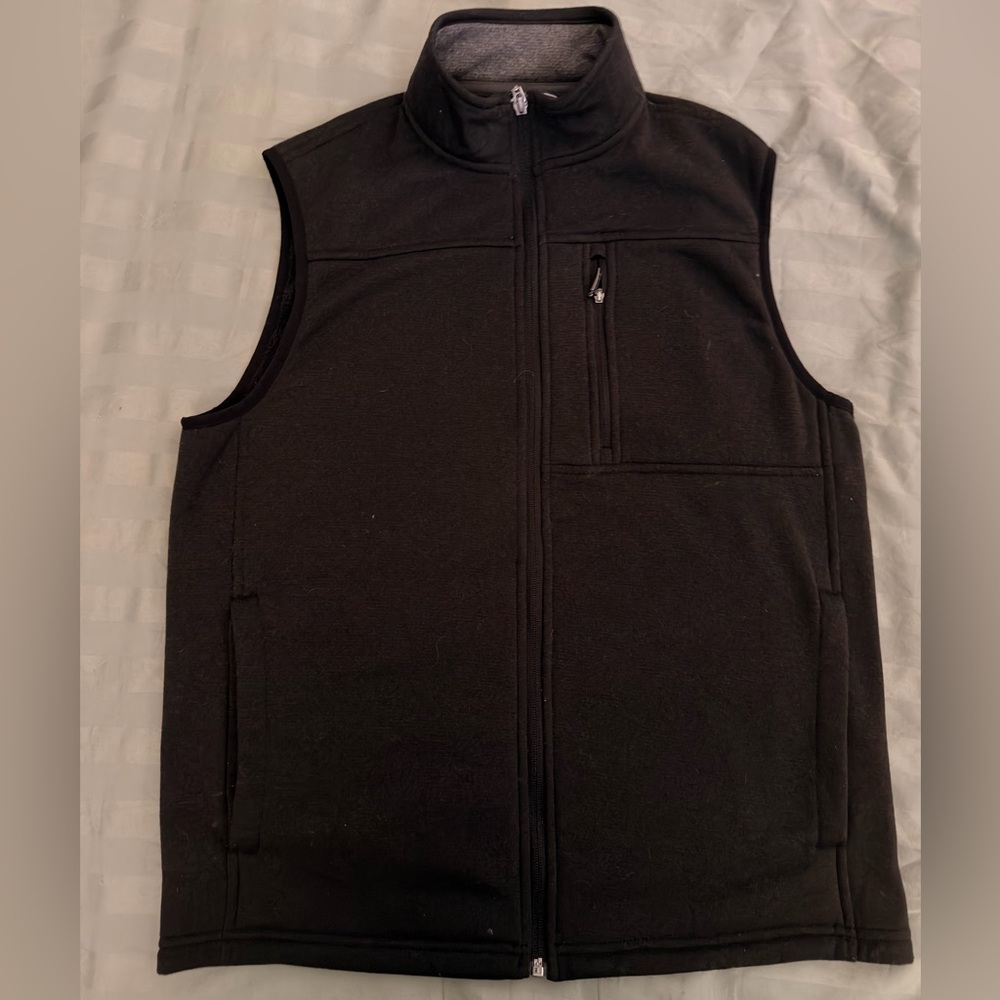 Izod Men's Classic Black Vest